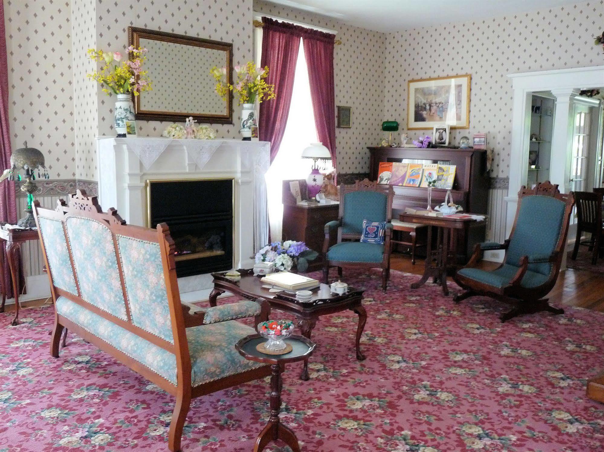 J. D. Thompson Inn Bed And Breakfast Tuckerton Exterior photo